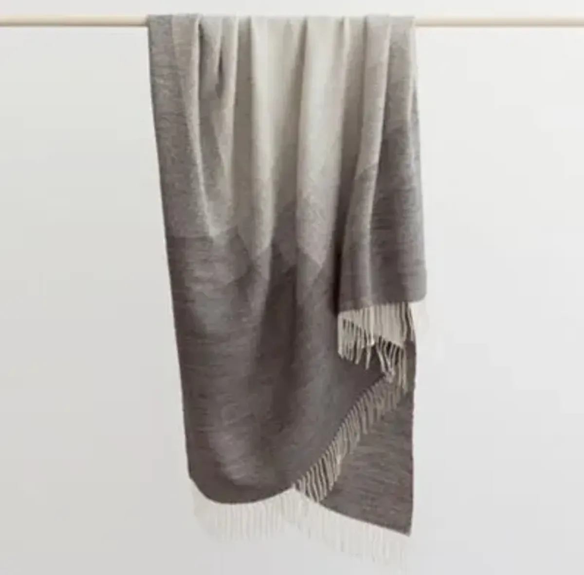 Luft Throw