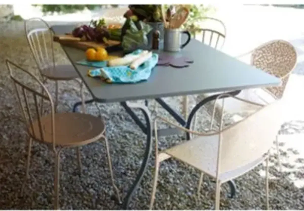 Romane Table