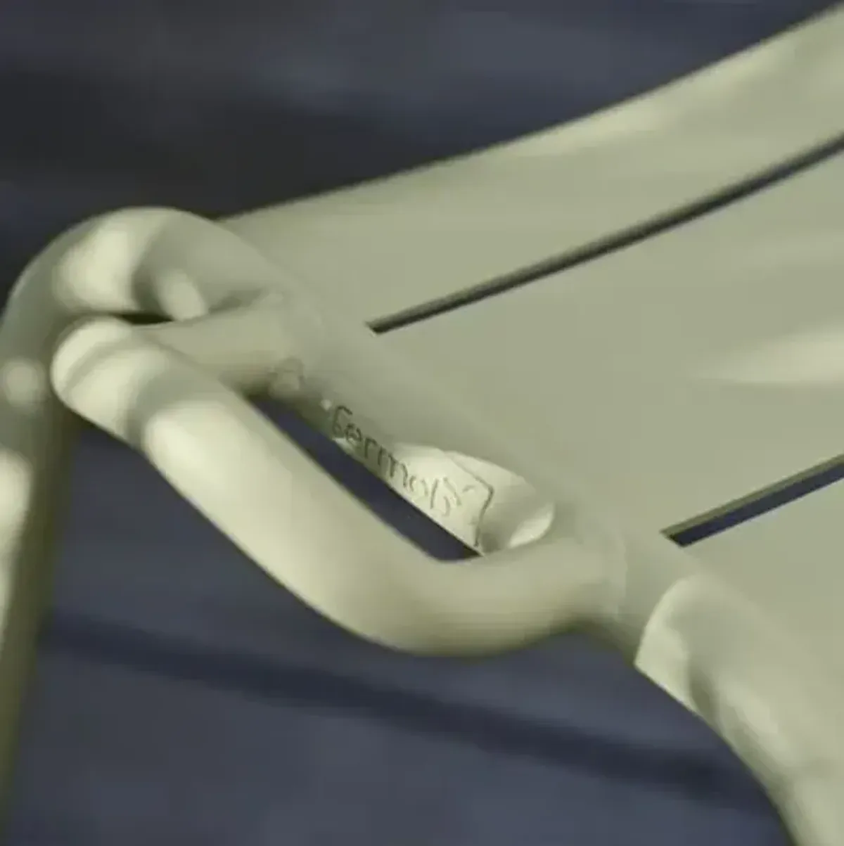 Adadesk Rocking Desk