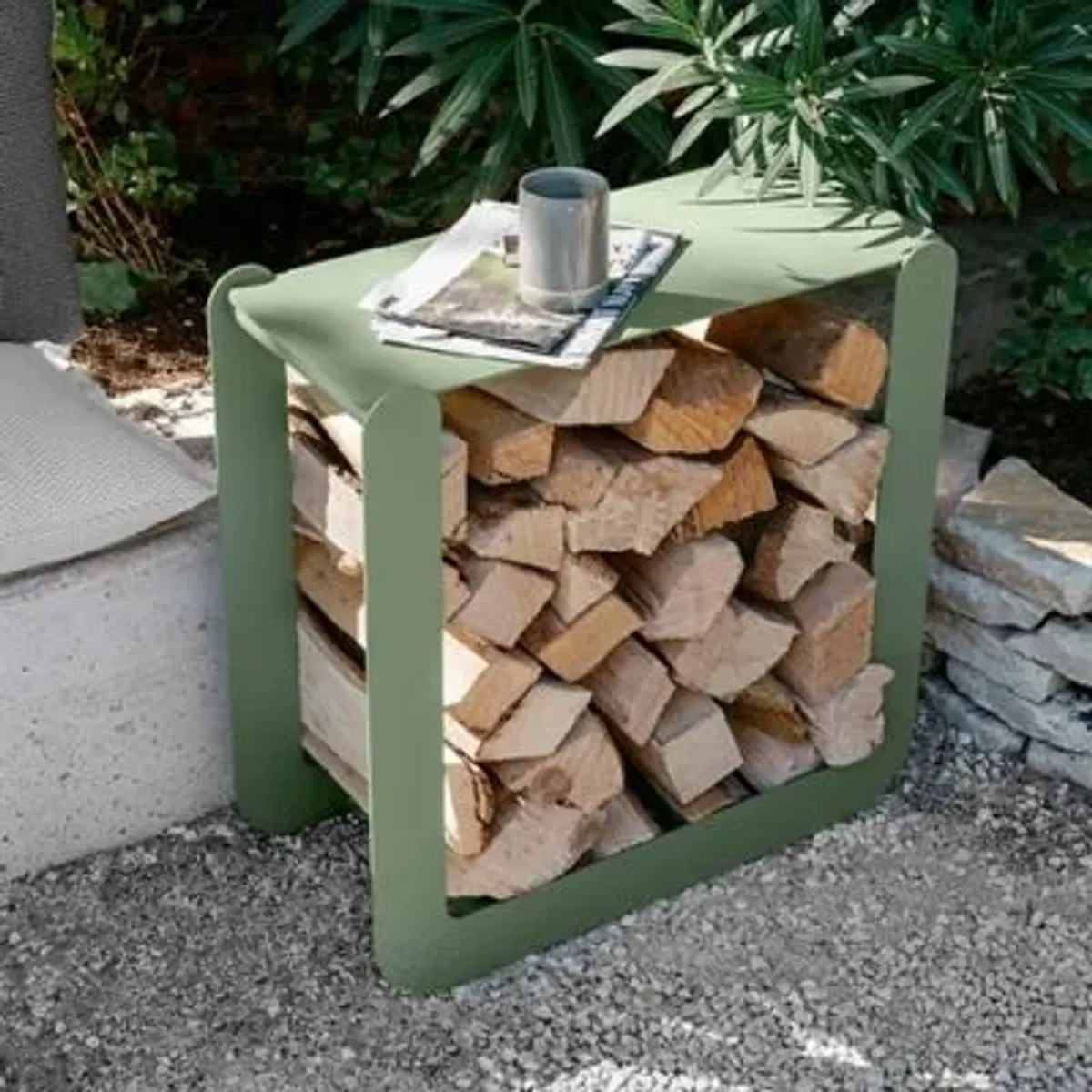 Nevado Outdoor Log Holder