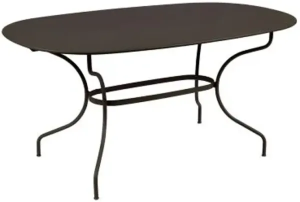 Opera+ Oval Dining Table