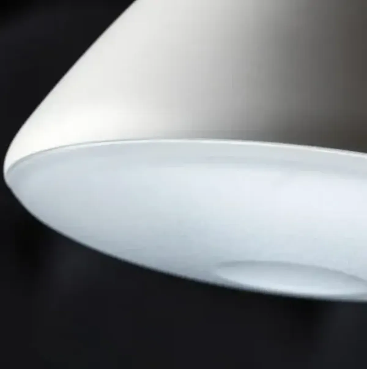 AQ01 LED Table Lamp