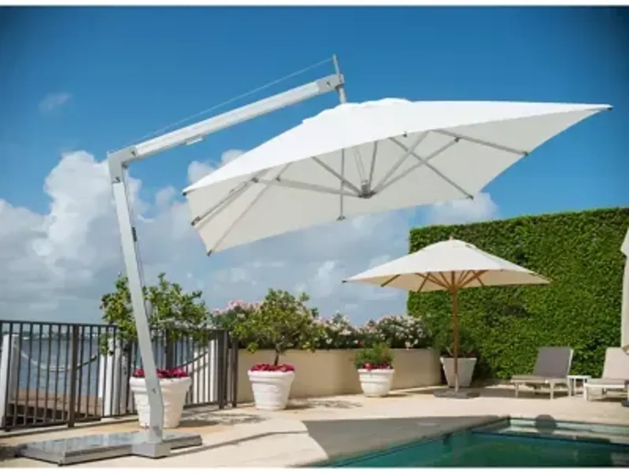 Hurricane Square Side Wind Aluminum Cantilever Umbrella With Base 10 Ft ...
