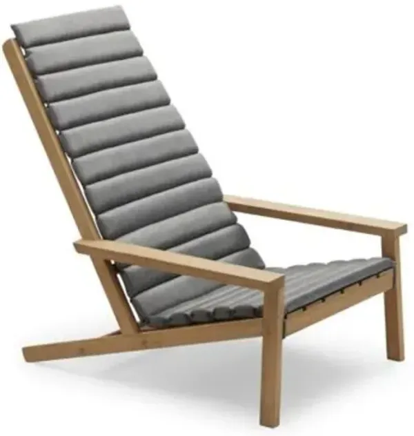 Between Lines Outdoor Deck Chair with Cushion