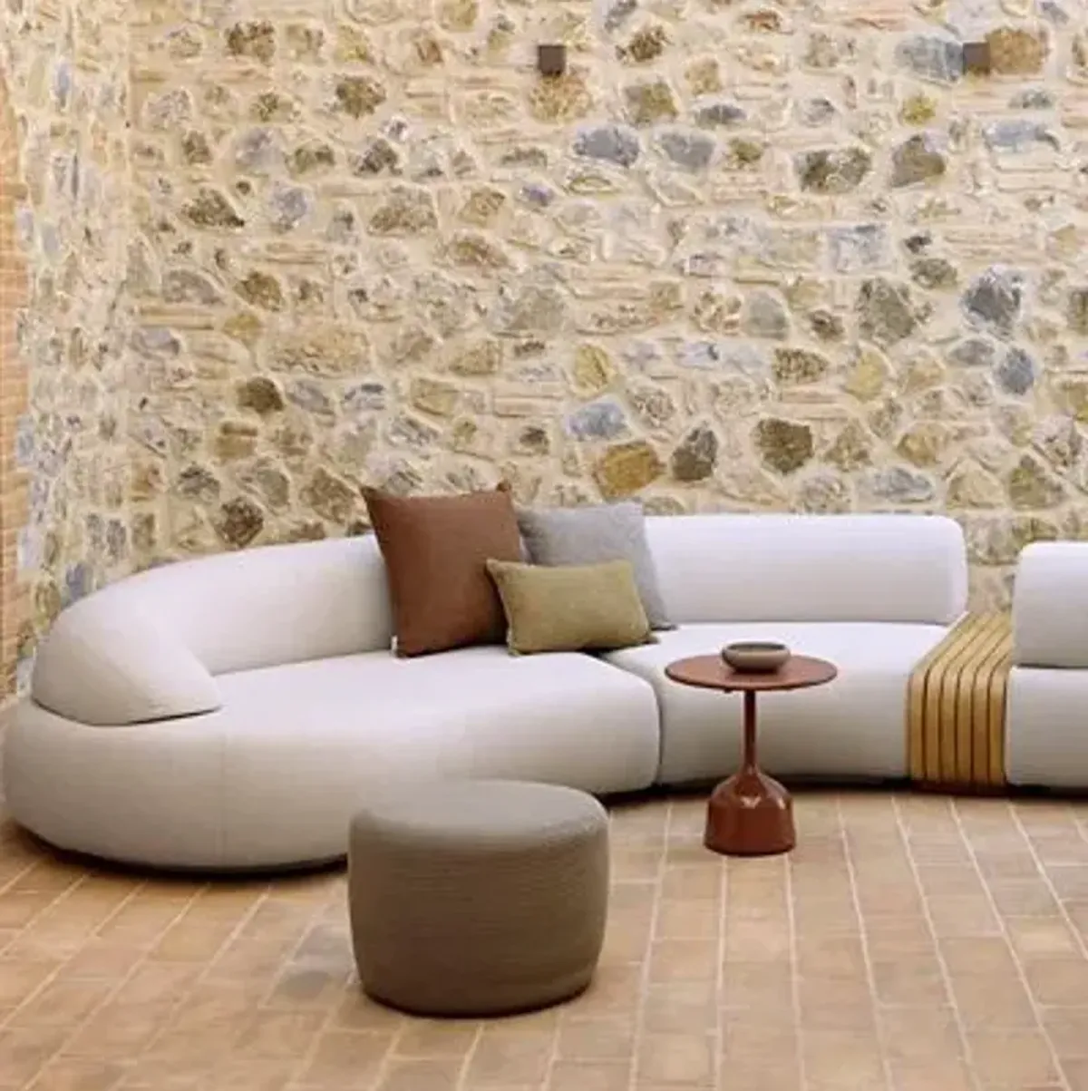 Mellow 5 Seater Outdoor Sofa with Coffee Table