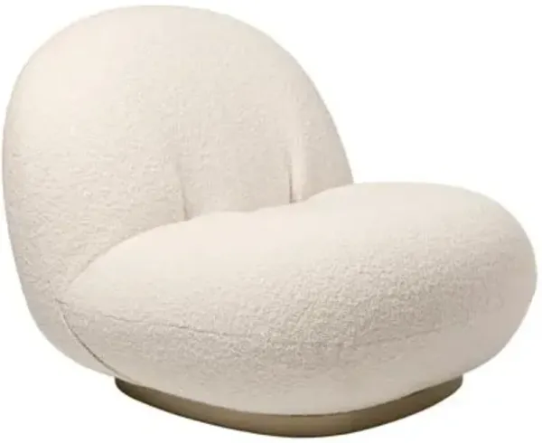 Pacha Returning Swivel Upholstered Lounge Chair