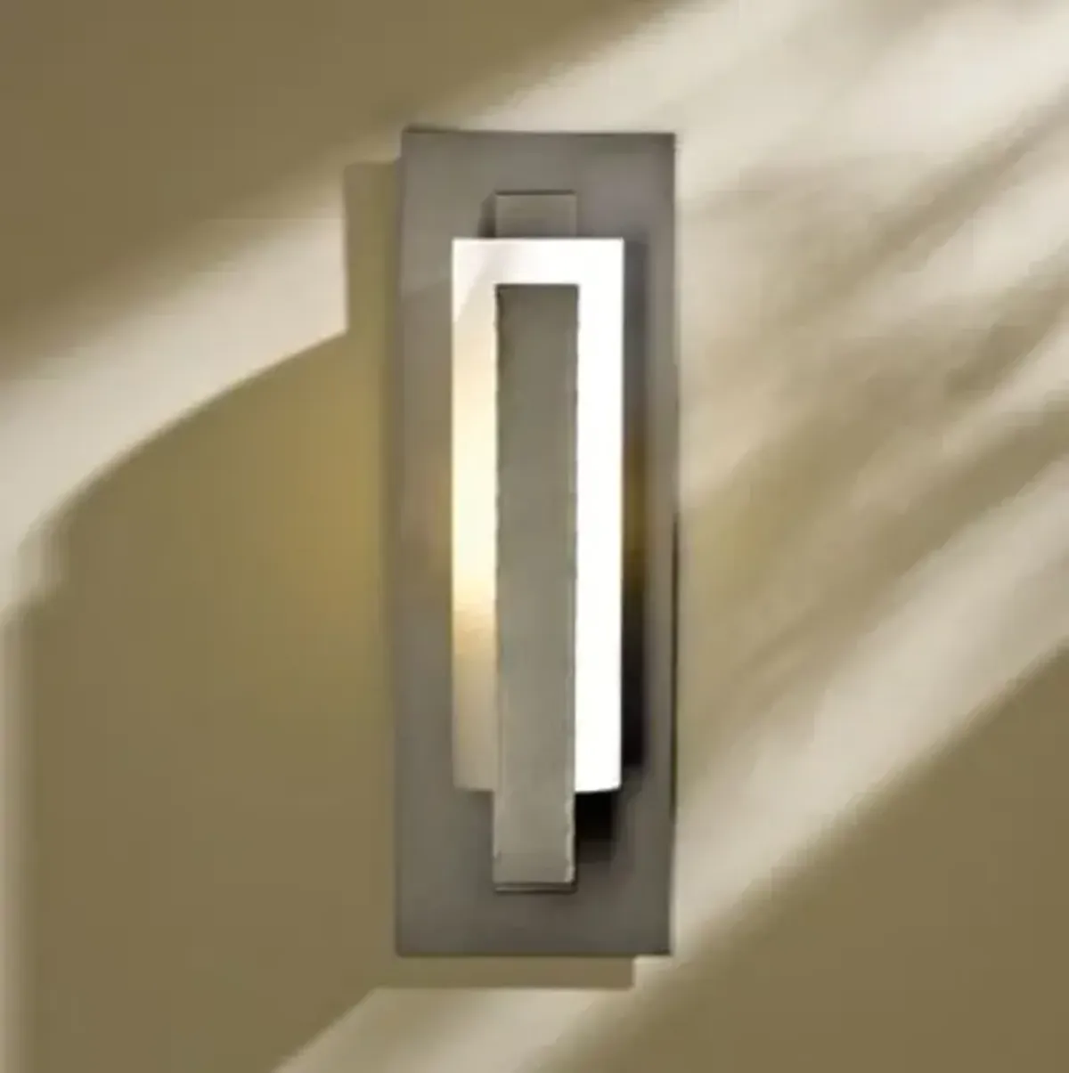 Vertical Bar Wall Sconce