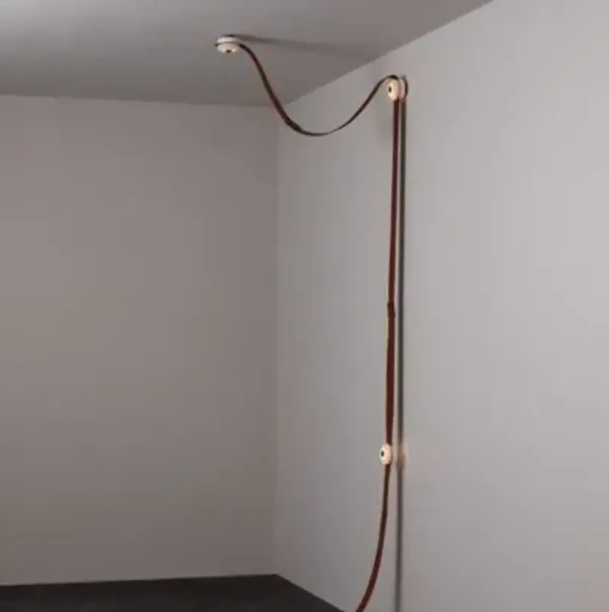 SNAPS Floor-to-Ceiling Plug-in LED Lamp