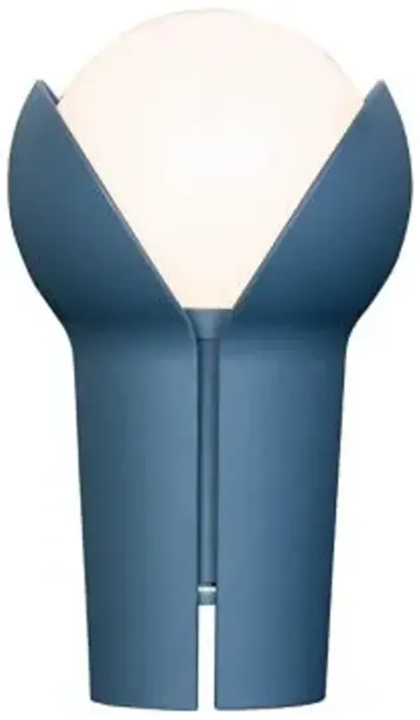 Bud LED Rechargeable Table Lamp