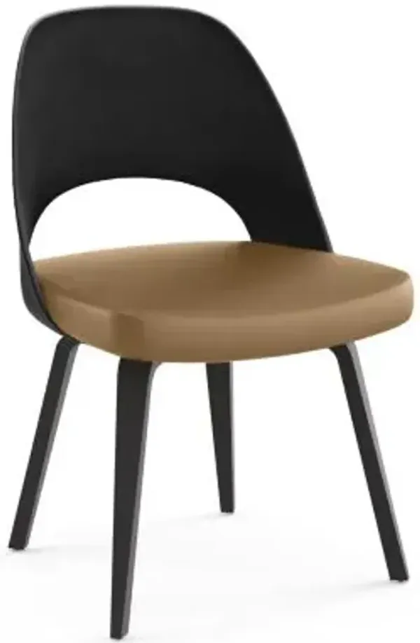 Saarinen Executive Chair Wood Legs, Plastic Back