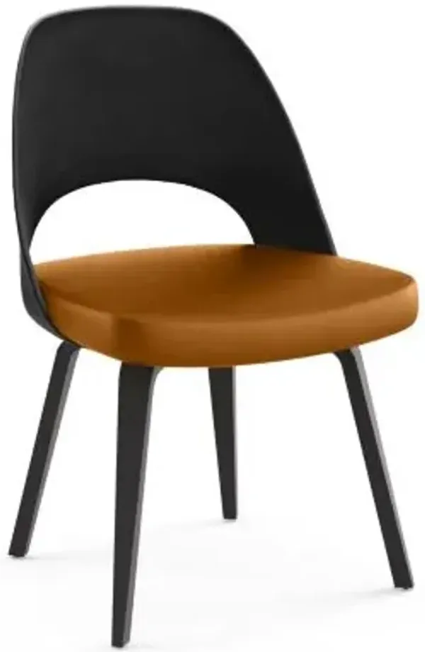 Saarinen Executive Chair Wood Legs, Plastic Back