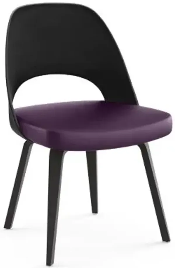 Saarinen Executive Chair Wood Legs, Plastic Back