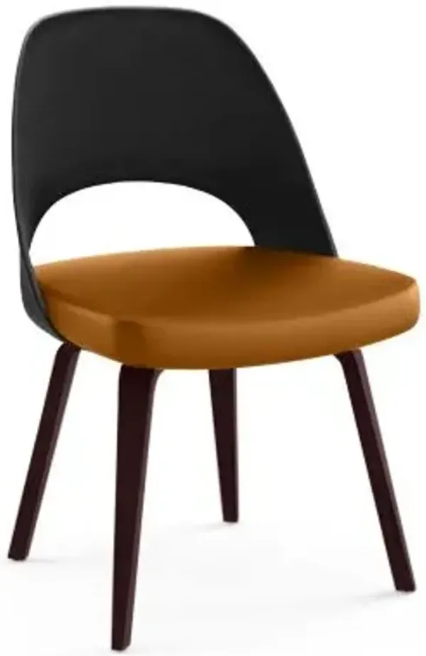 Saarinen Executive Chair Wood Legs, Plastic Back