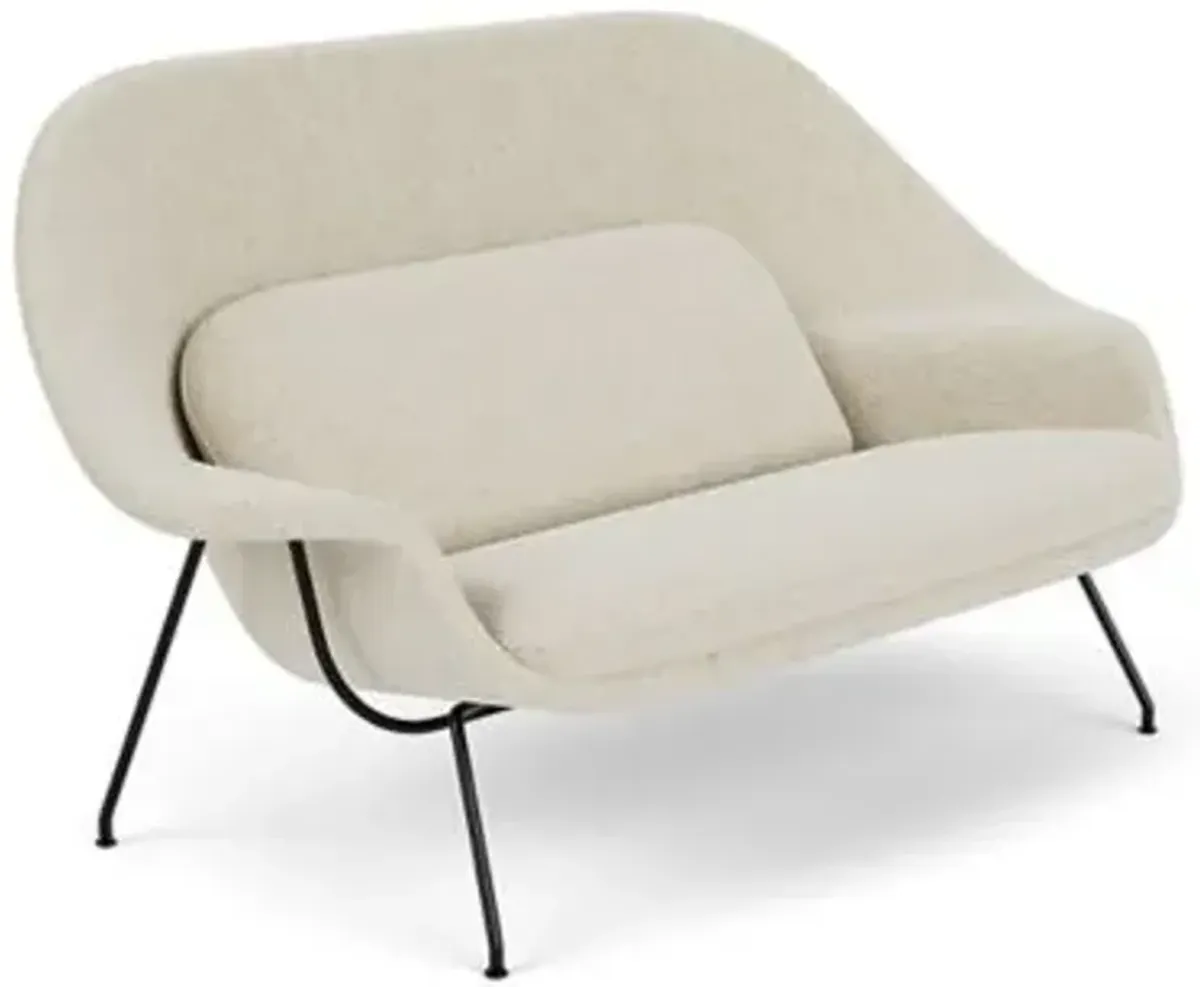 Saarinen Womb Settee