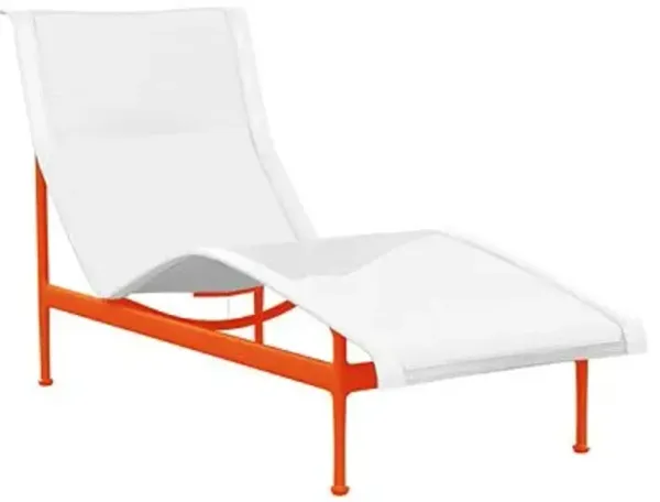 1966 Collection Contour Chaise