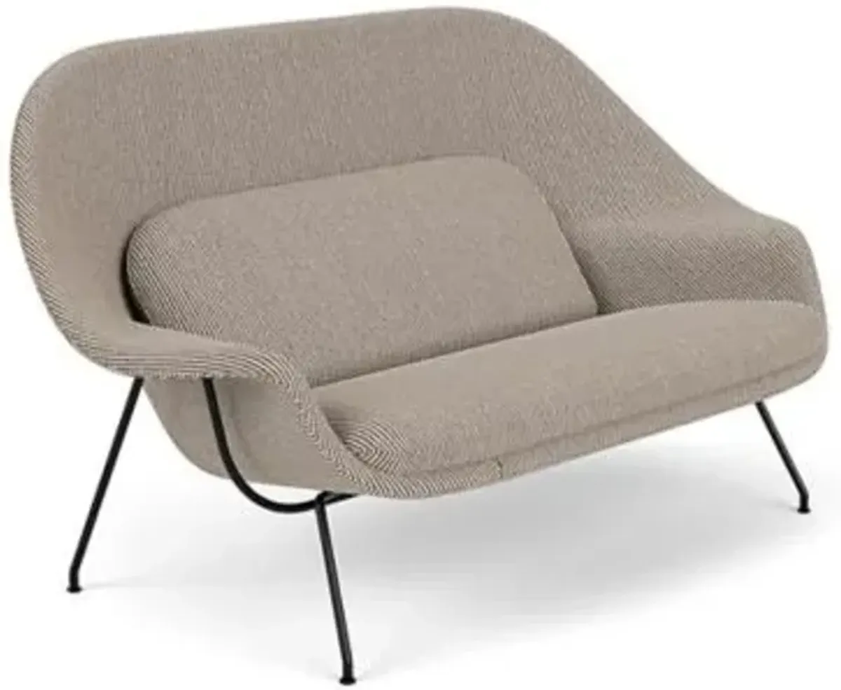 Saarinen Womb Settee