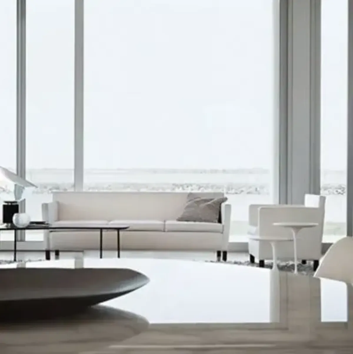 Saarinen Round Side Table