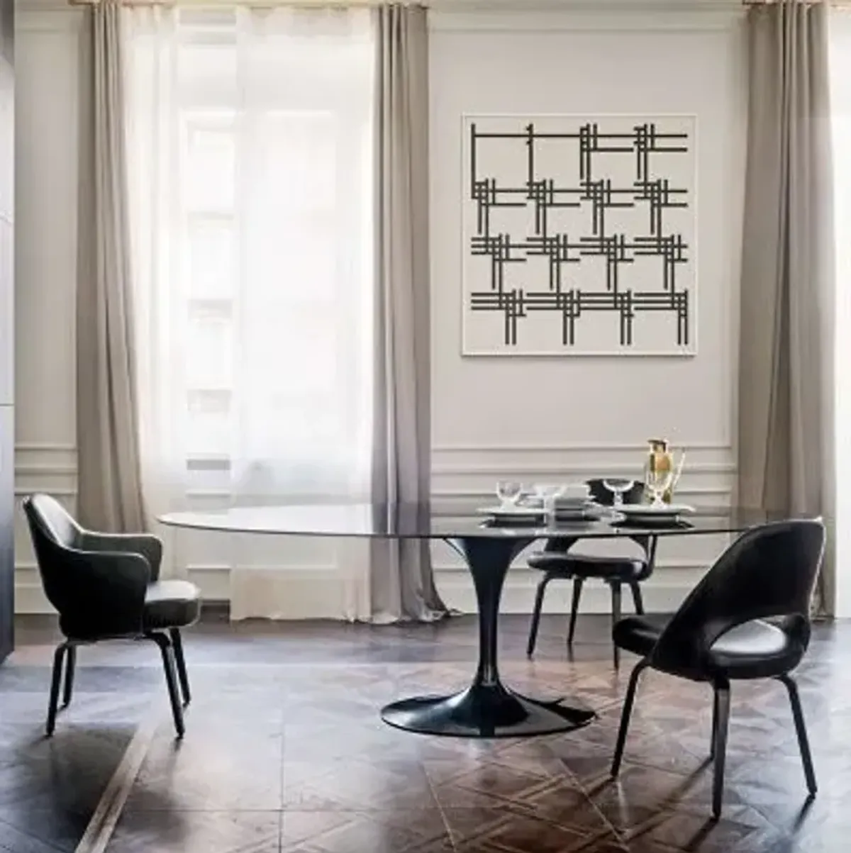 Saarinen Executive Chair with Wood Leg