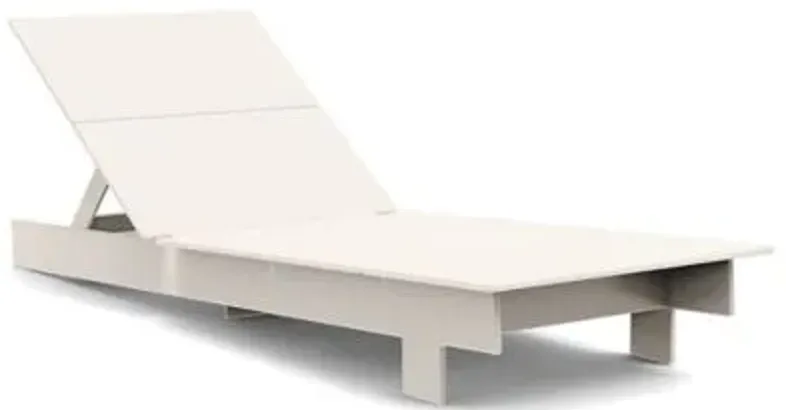 Lollygagger Outdoor Lounge Chair