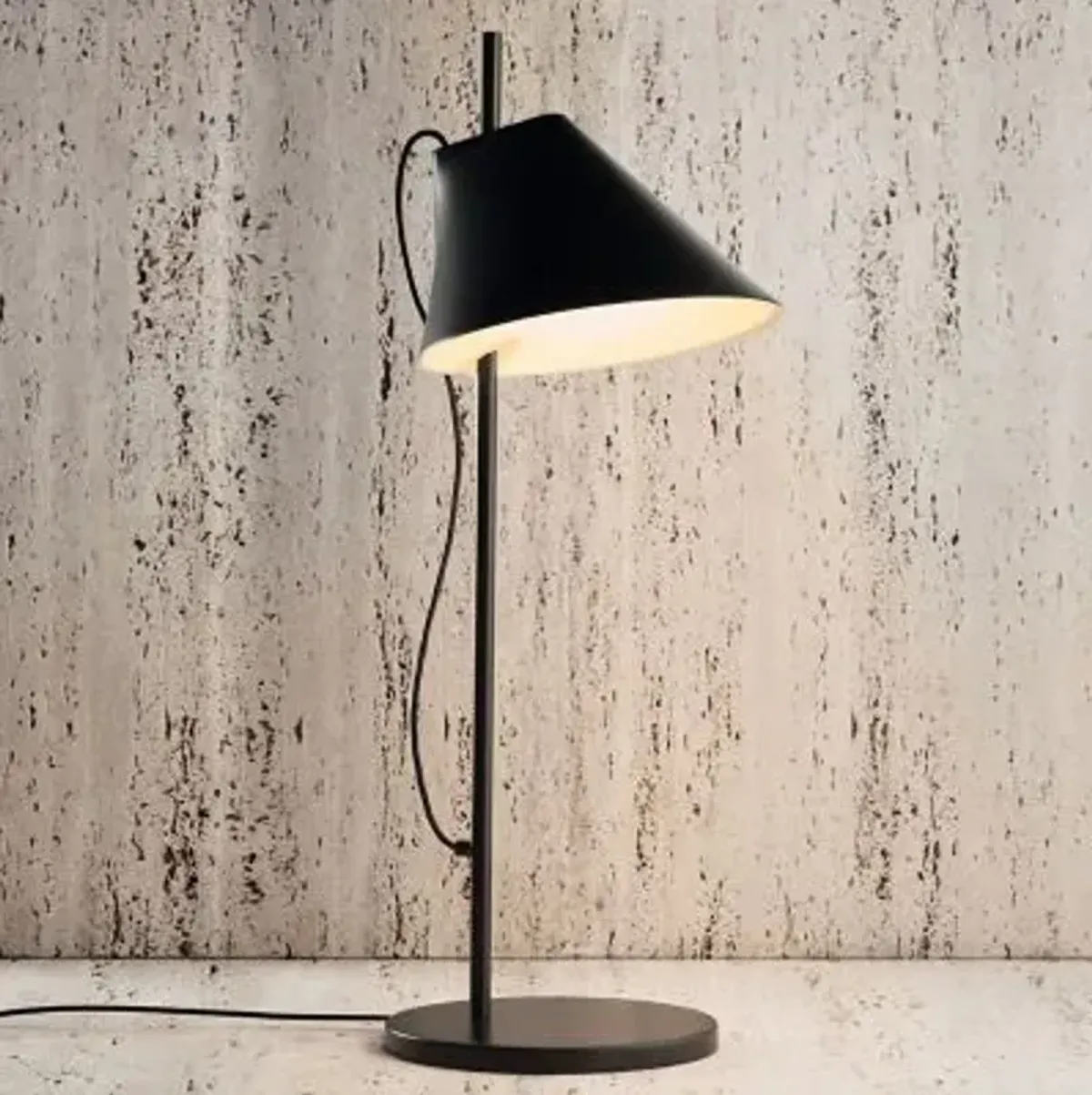 Yuh LED Table Lamp