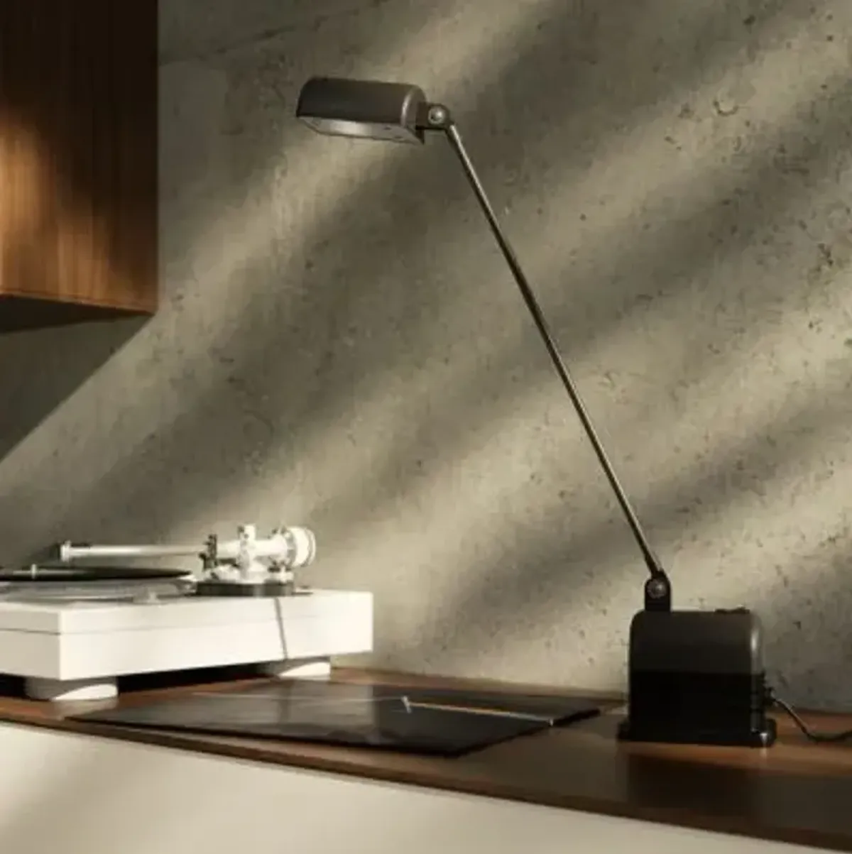 Daphinette LED Table Lamp