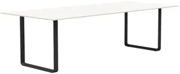 70/70 Table