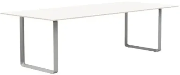70/70 Table