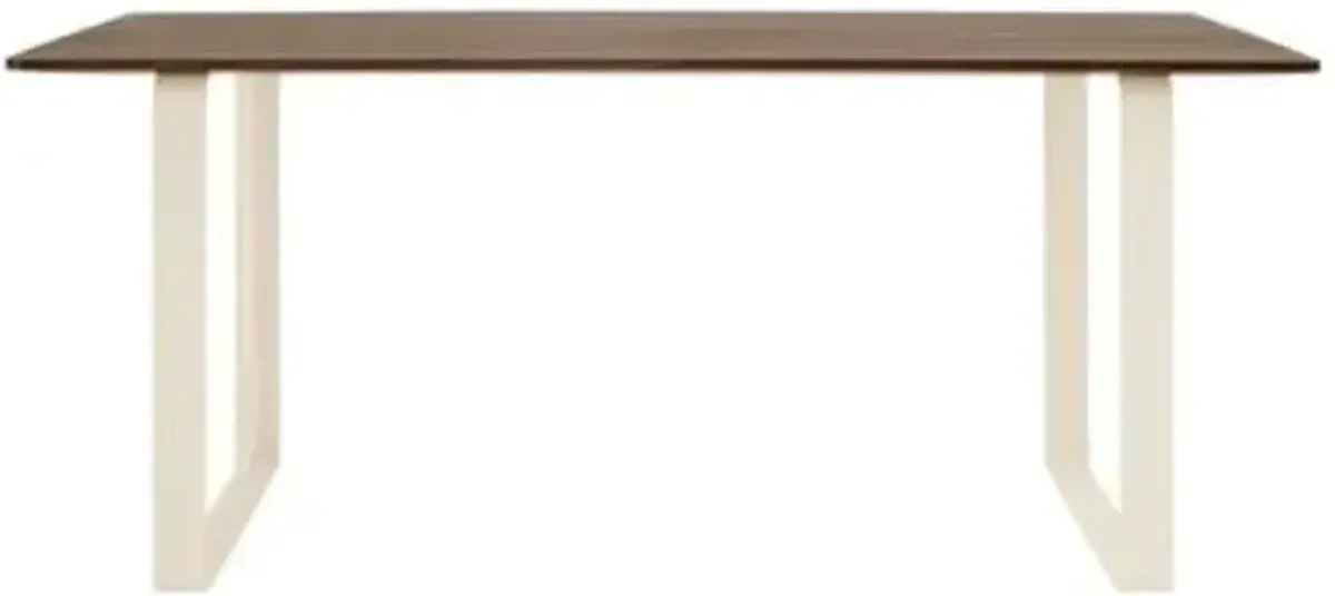70/70 Table