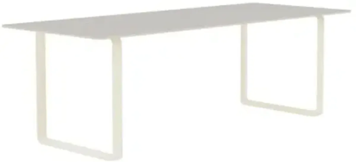70/70 Table