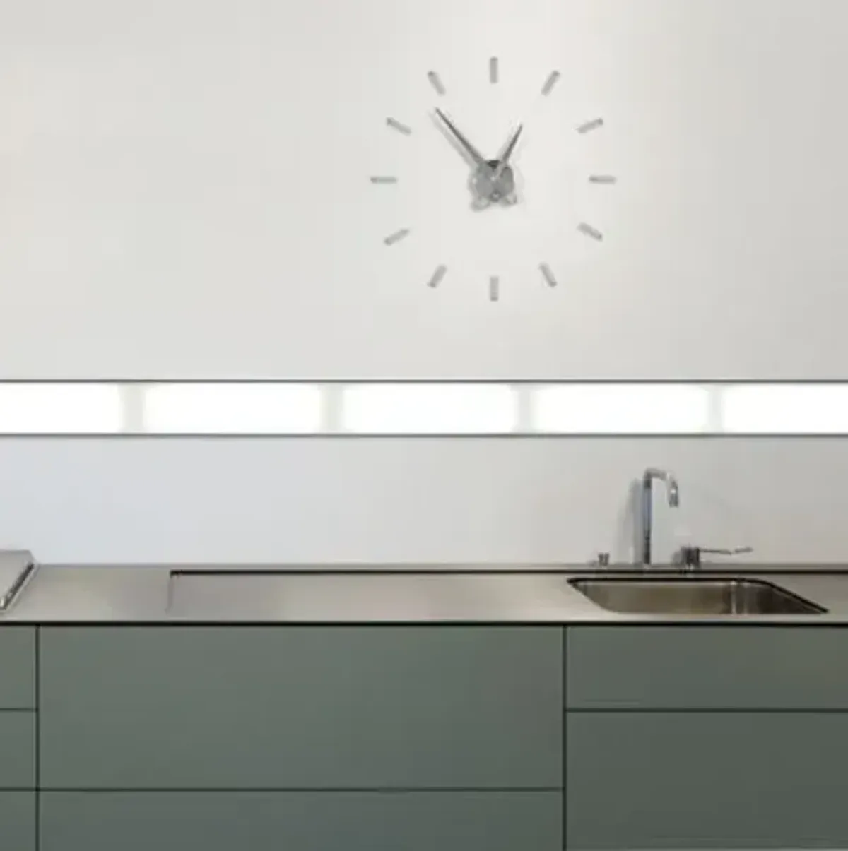 Puntos Suspensivos Wall Clock