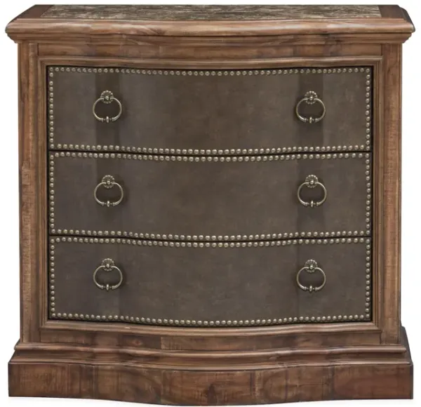 Lariat Bachelor Chest