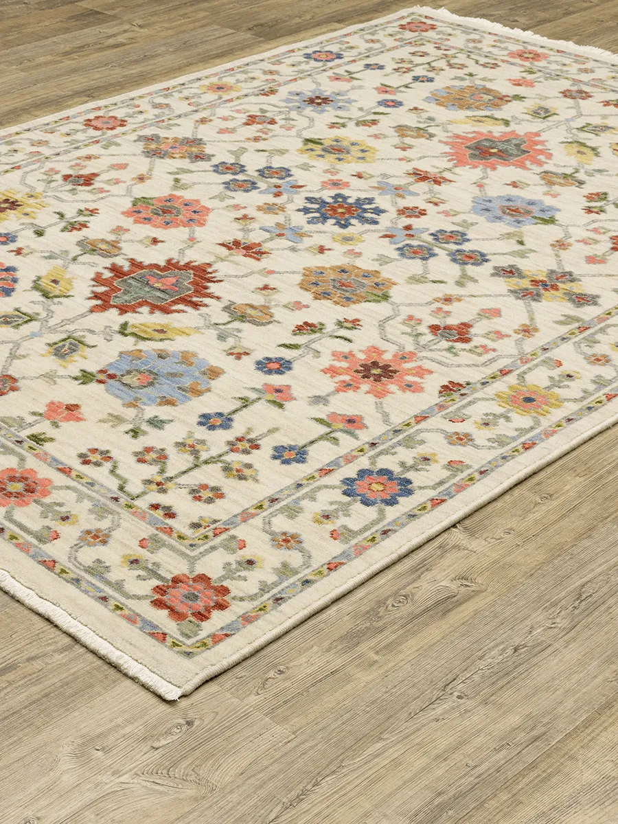 Lucca 5'3" x 7'6" Ivory Rug