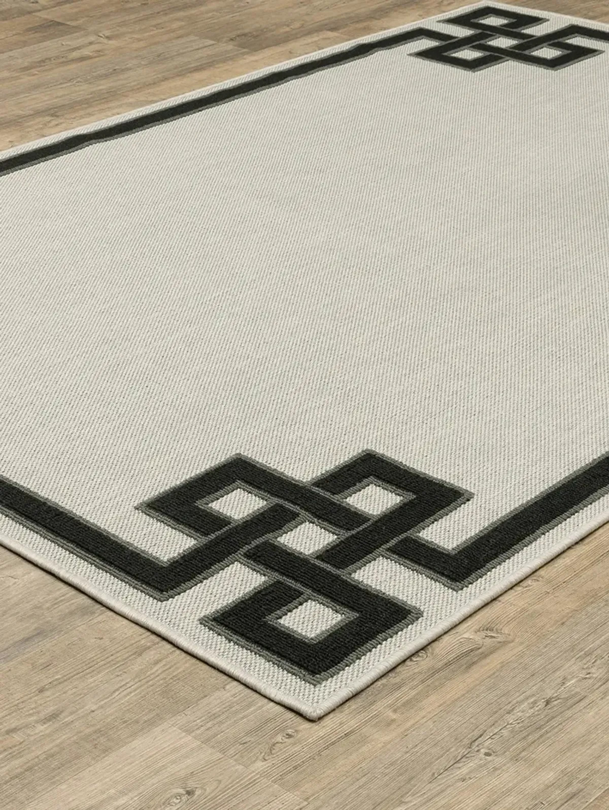 Torrey 6'7" x 9'2" Beige Rug