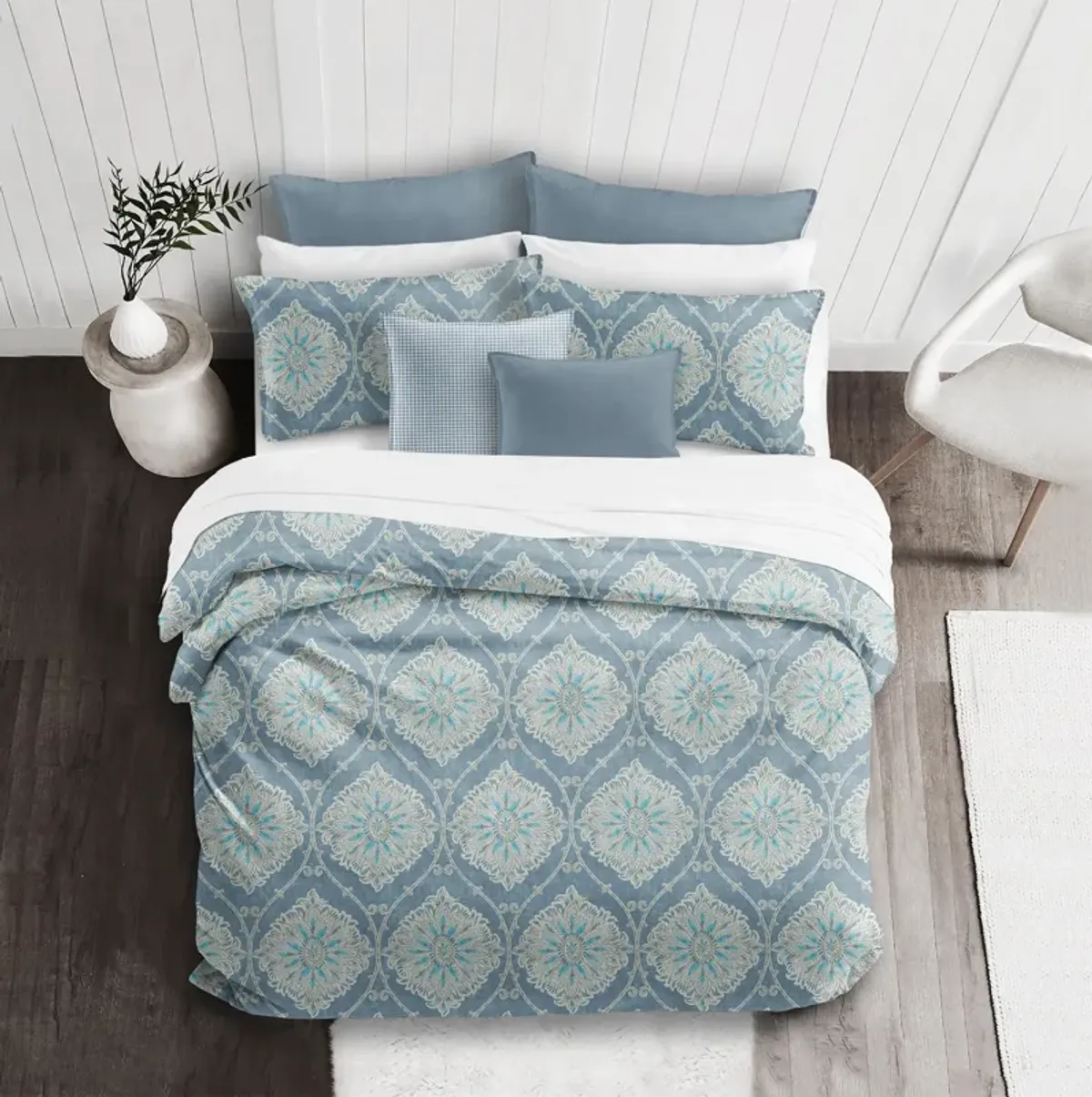 6ix Tailors Fine Linens Bellamy Blue Coverlet Set