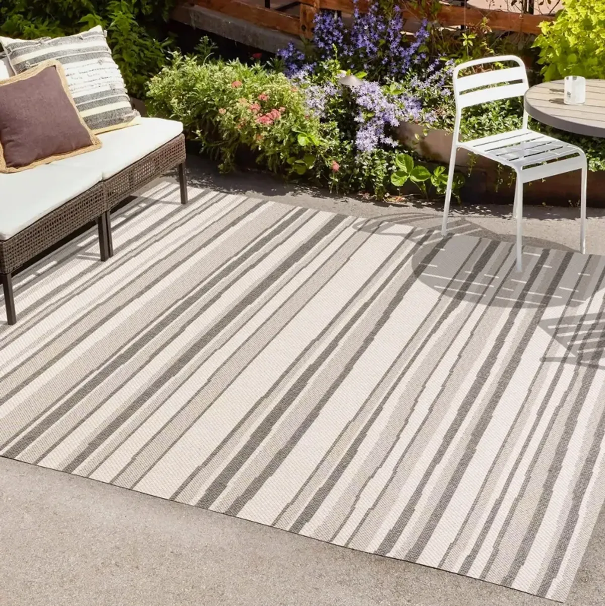 Castara Wavy Stripe Modern Indoor/Outdoor Area Rug