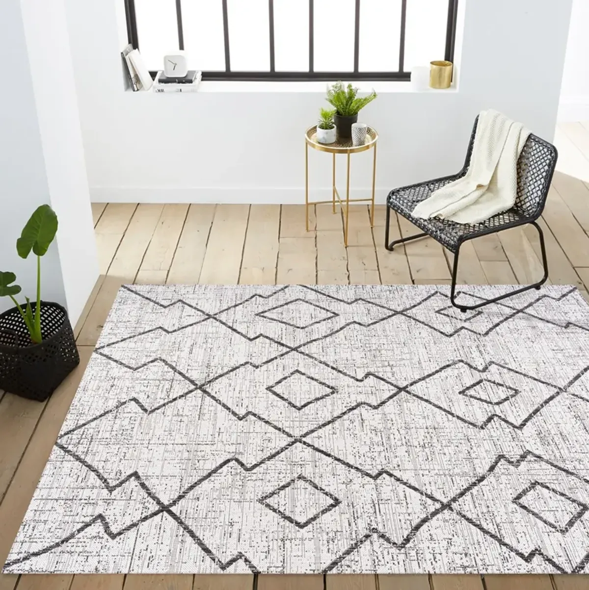 Carwa Tribal Diamond Trellis Indoor/Outdoor Area Rug