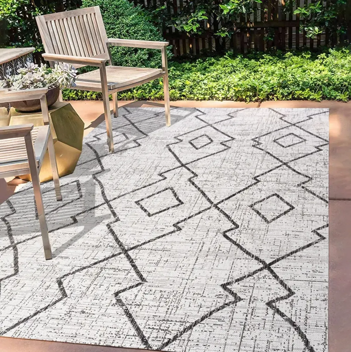 Carwa Tribal Diamond Trellis Indoor/Outdoor Area Rug