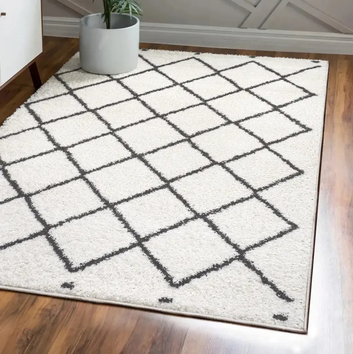 Cami Moroccan Style Diamond Shag Area Rug