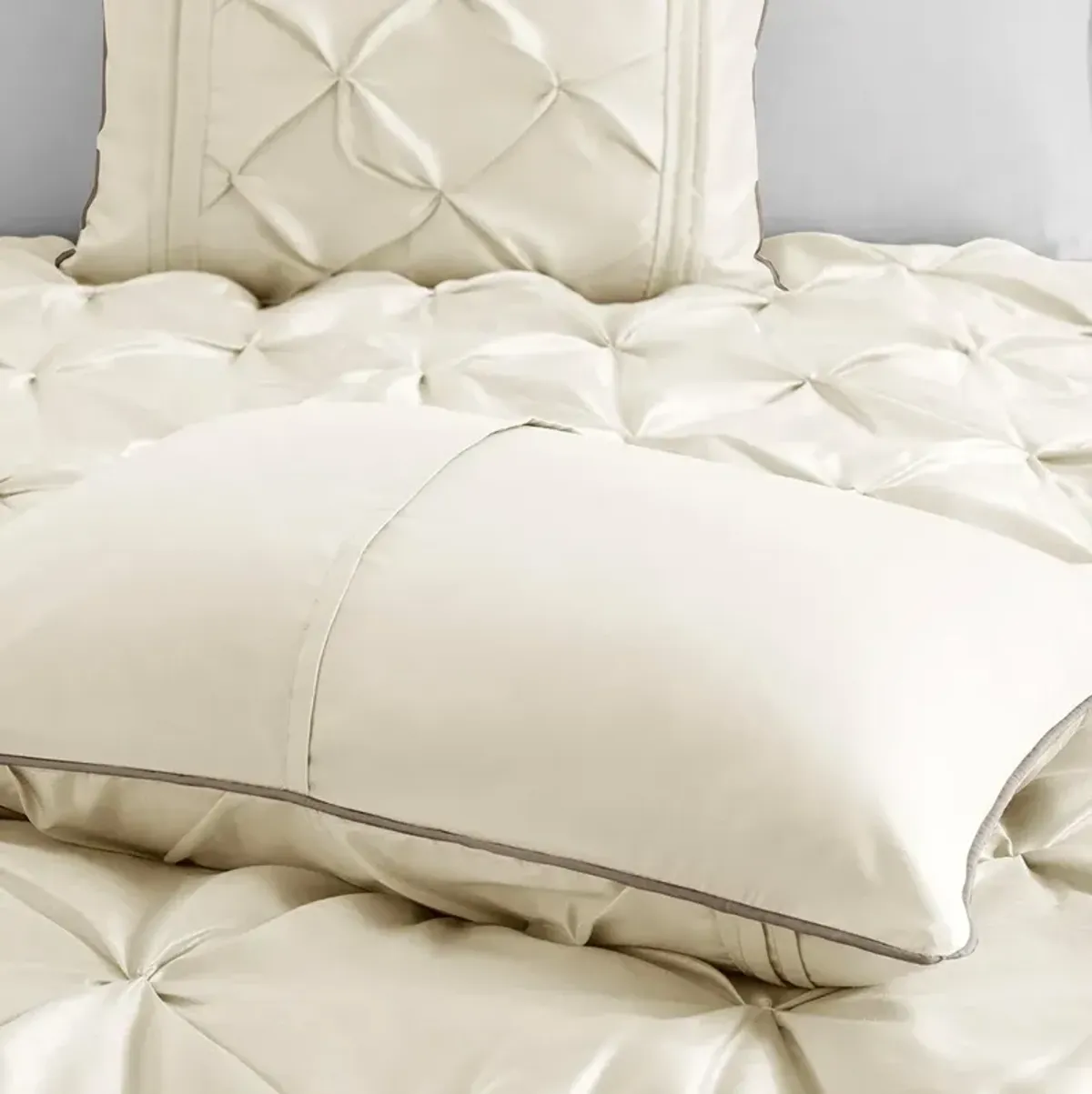 Gracie Mills Shelby 7-Piece Padded Comforter Set