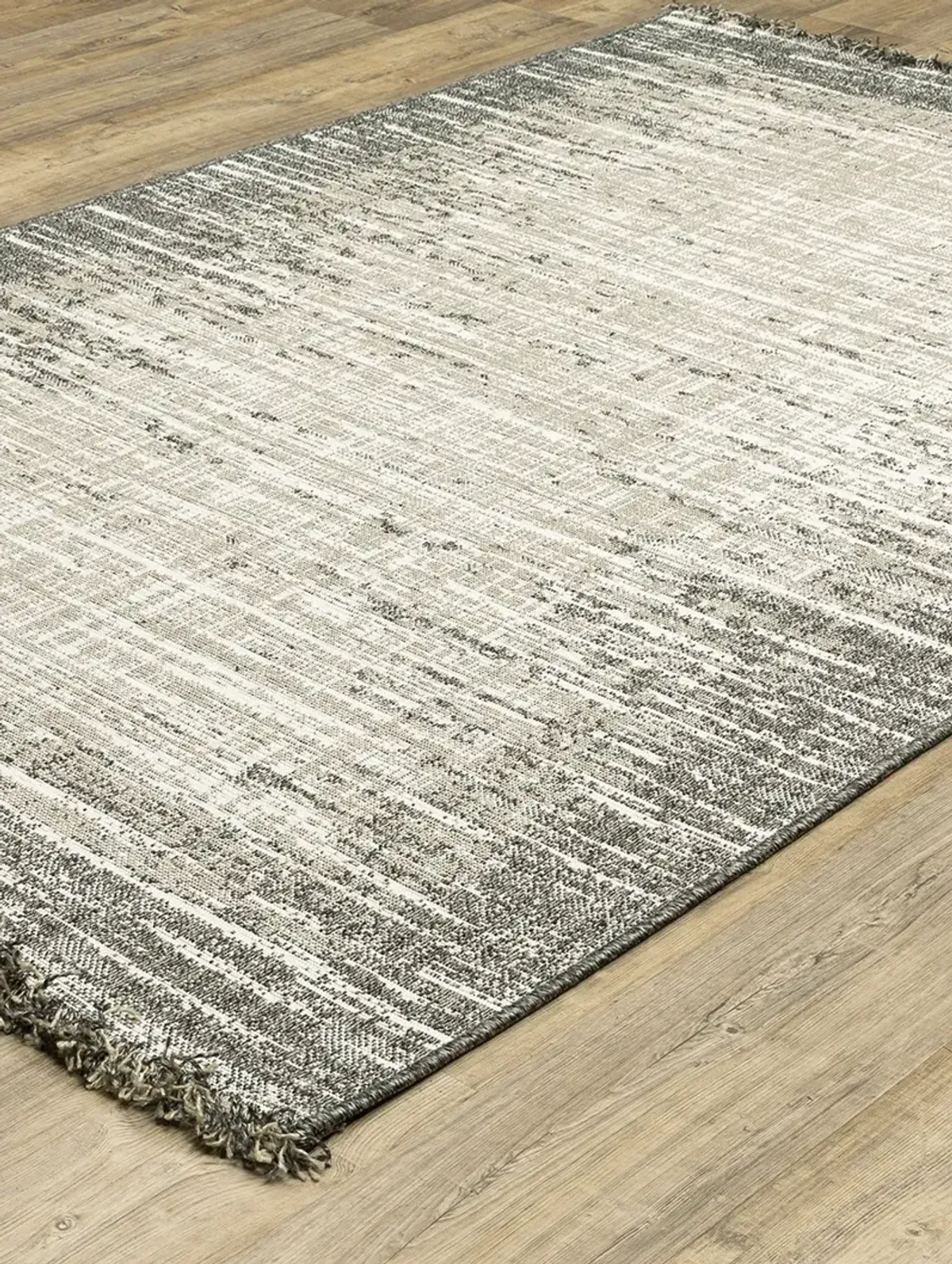 Gillian 5'3" x 7'3" Beige Rug