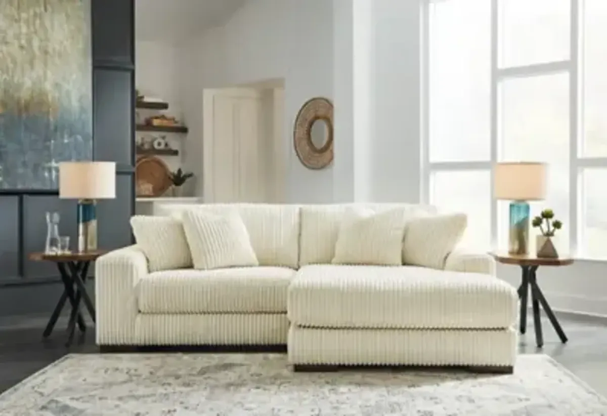 Lindyn 2-Piece Sectional with Chaise