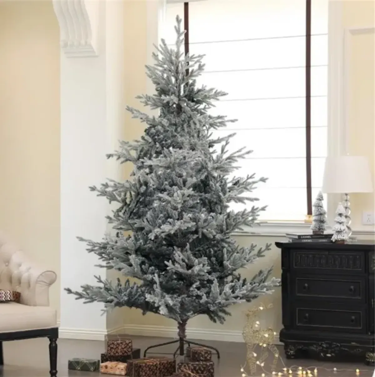 Artificial Christmas Tree Full & Lush Holiday Décor for a Festive Celebration