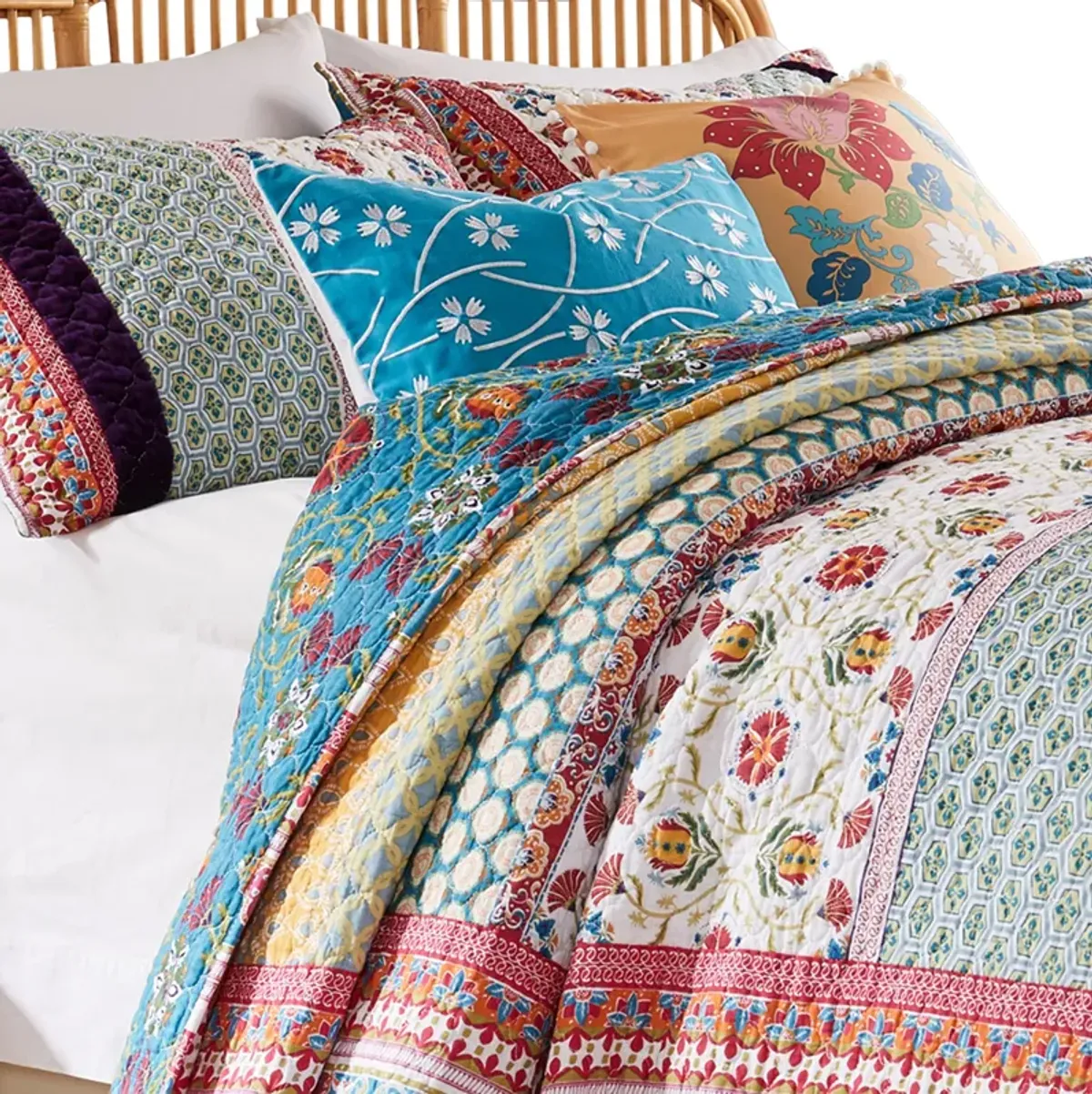 Ello 3pc Queen Bedspread and Pillow Sham Set, Multicolor Bohemian Print