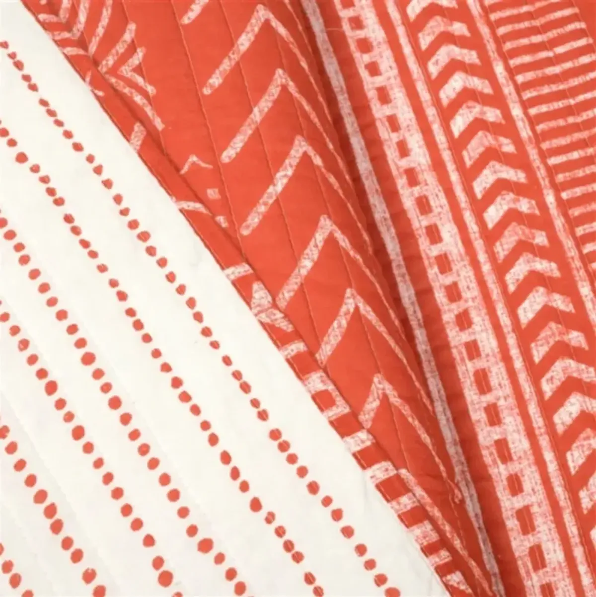 Scandinavian Design Reversible Cotton Quilt Set for Soft Stylish Bedding