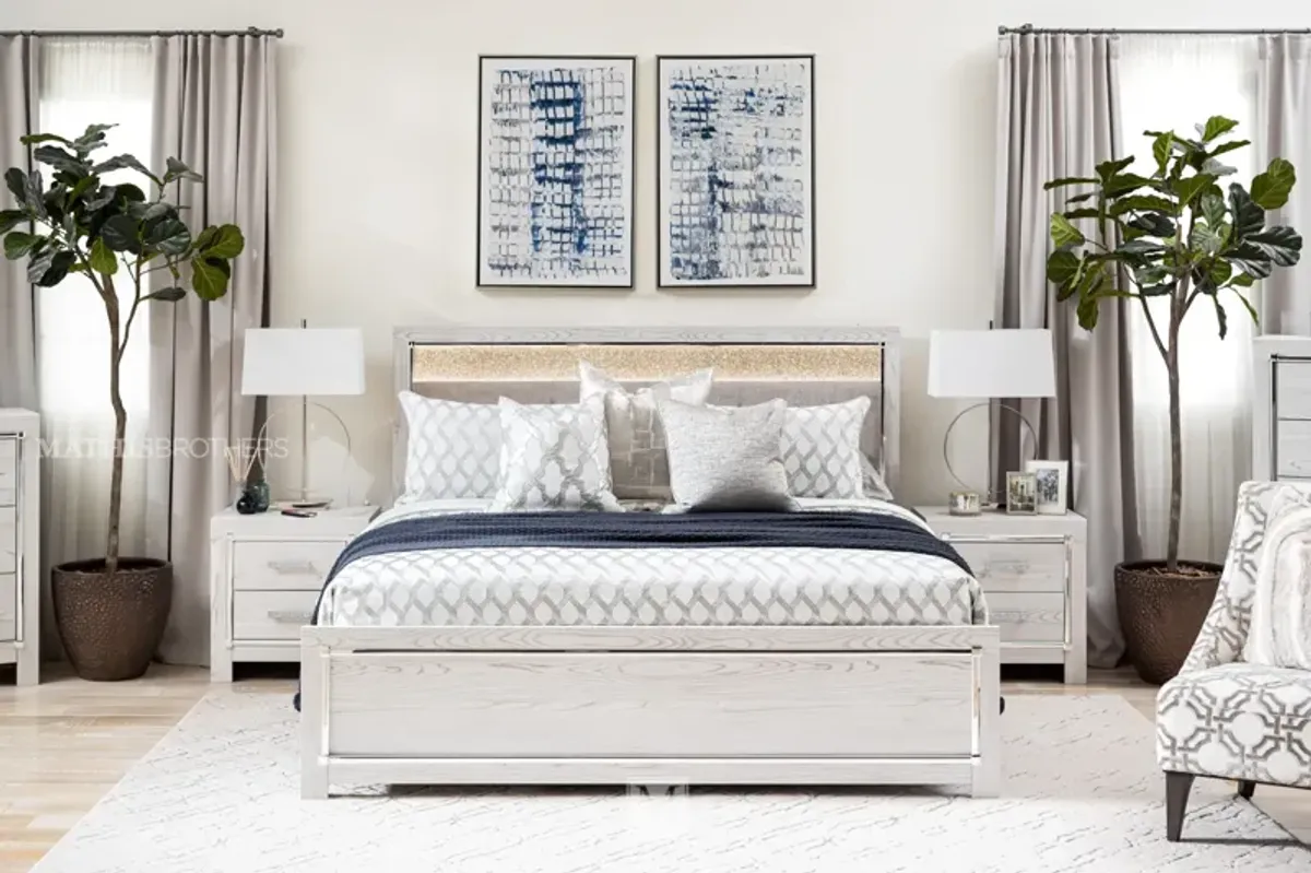 Altyra Queen Panel Bed