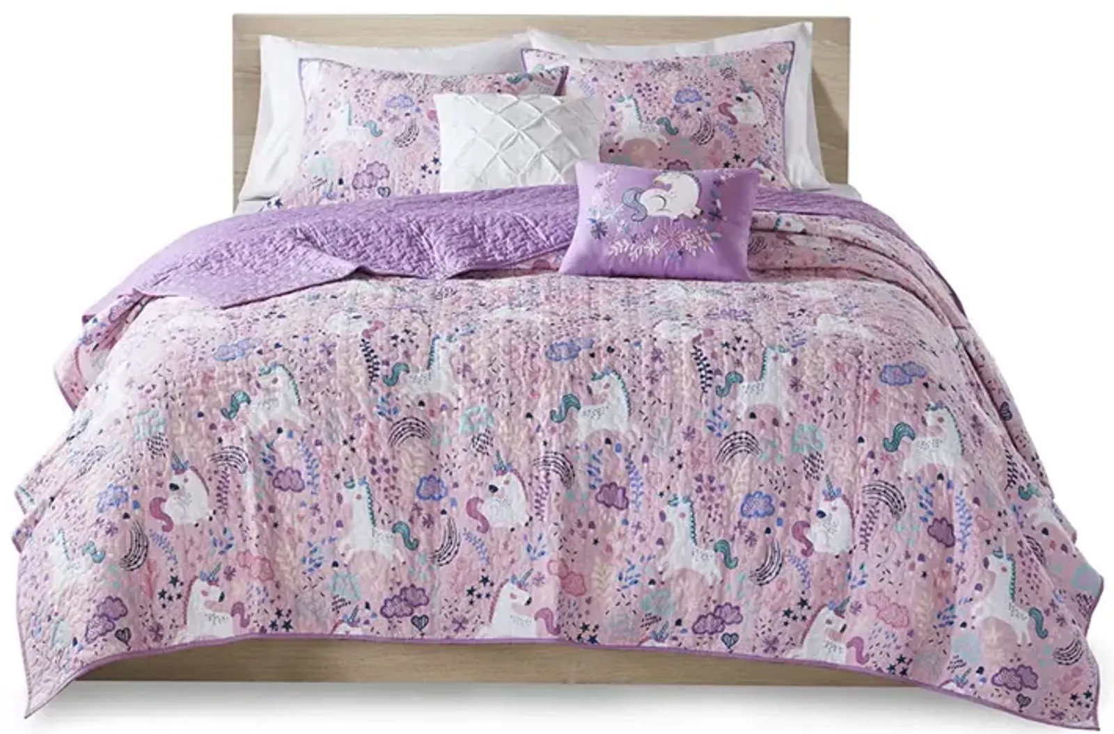 Gracie Mills Glenda 4-Peice Unicorn Reversible Cotton Quilt Set with coordinating Throw Pillows