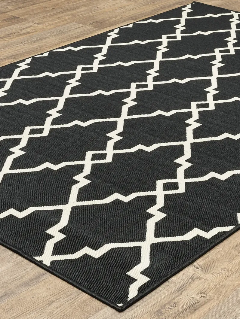 Marina 7'10" Black Rug