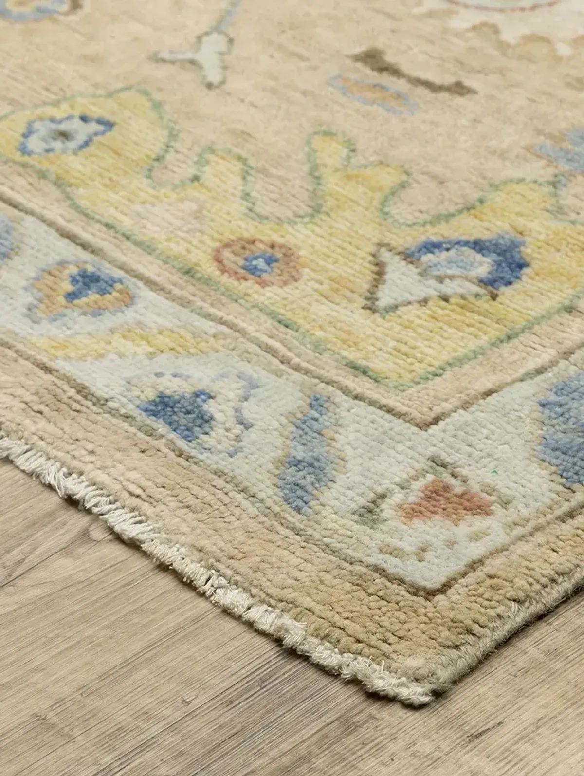 Palace 8' x 10' Beige Rug