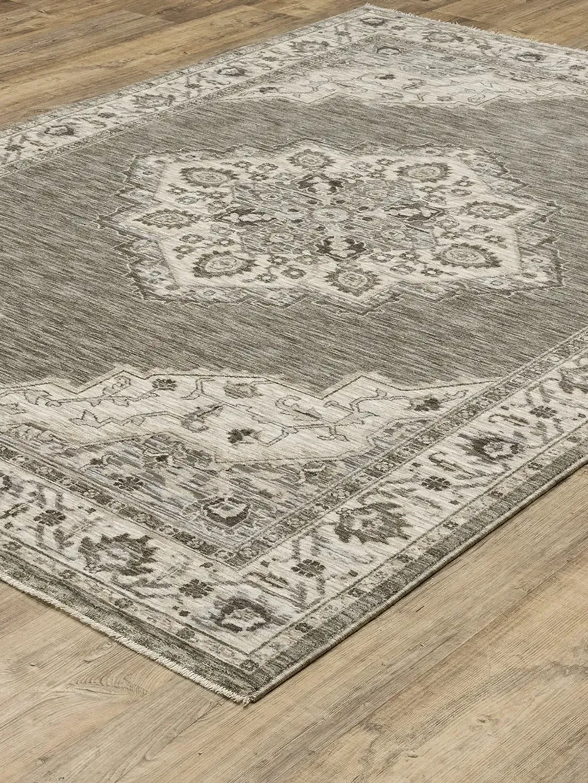 Chamberlain 2'3" x 7'6" Grey Rug