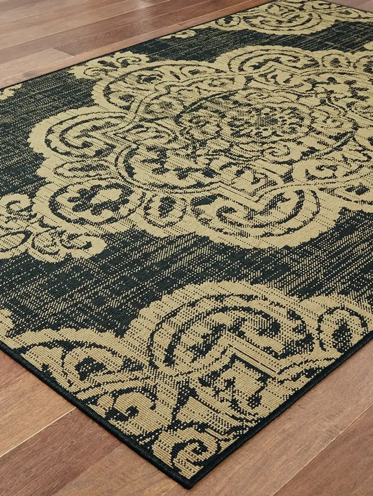 Marina 3'7" x 5'6" Black Rug